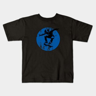 Grunge Urban Skateboarder Graffiti Style - Blue Kids T-Shirt